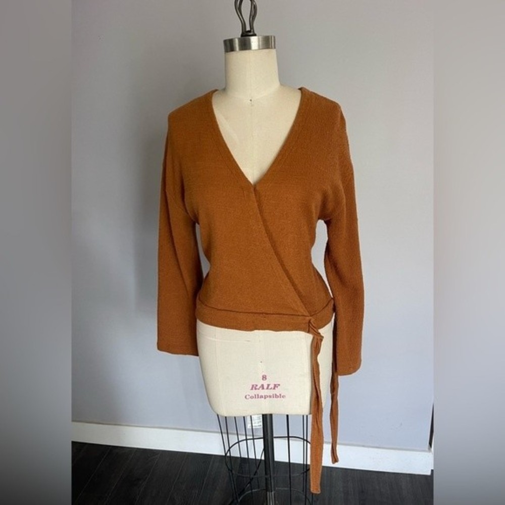 Madewell Texture & Thread Medium Terra Cotta Brown Long Slv Wrap Side Tie Top - Picture 2 of 6